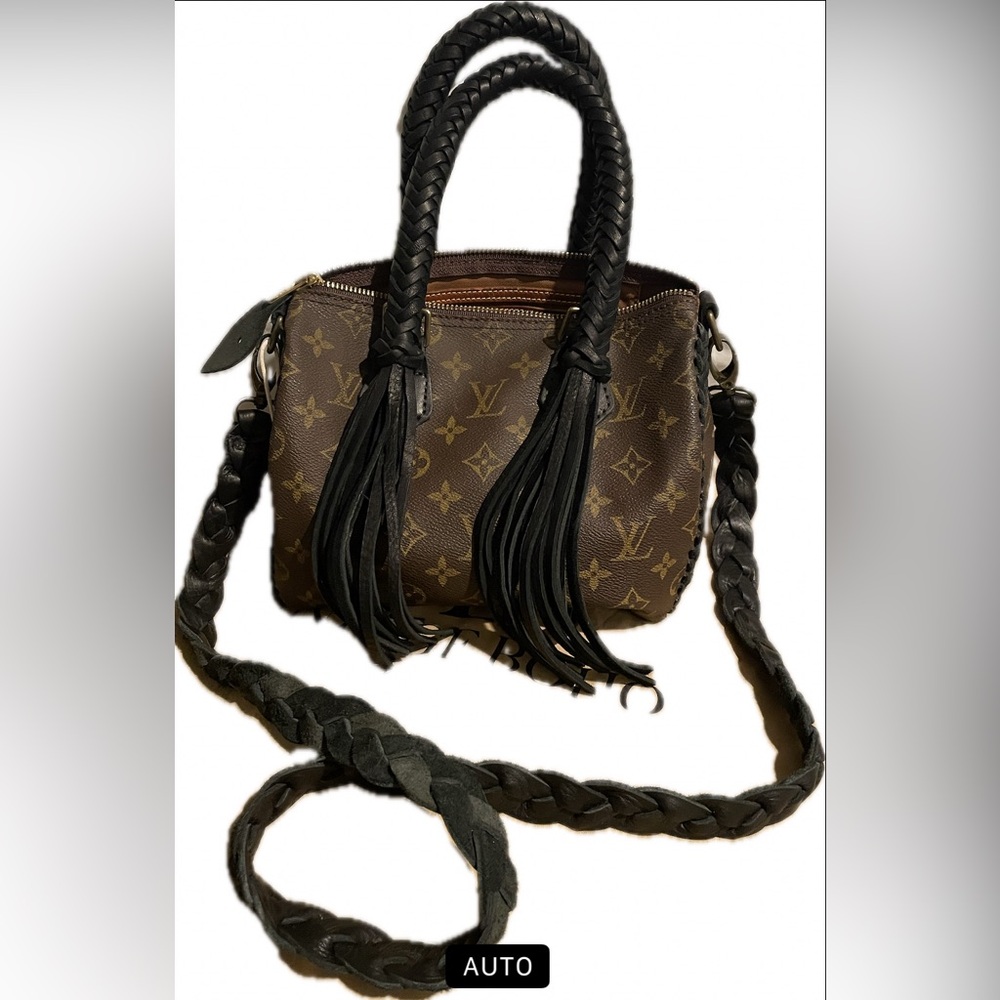 Authentic Louis Vuitton crossbody handbag. Bought from Vintage Boho Bags.